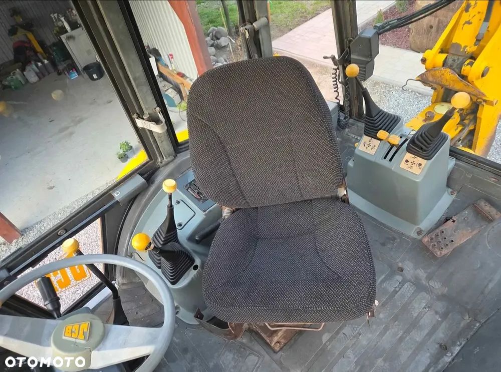JCB 4CX - 8