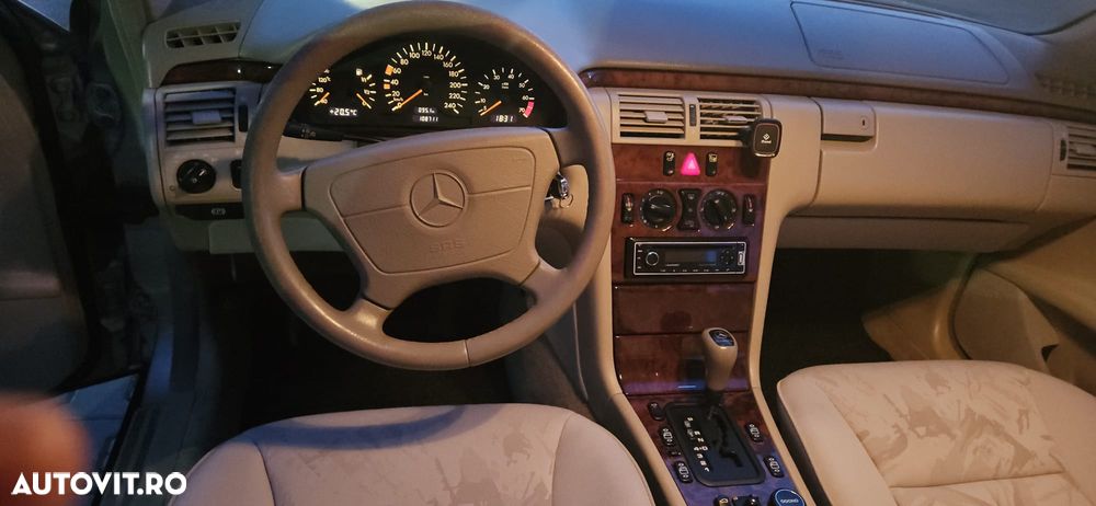 Mercedes-Benz E - 9