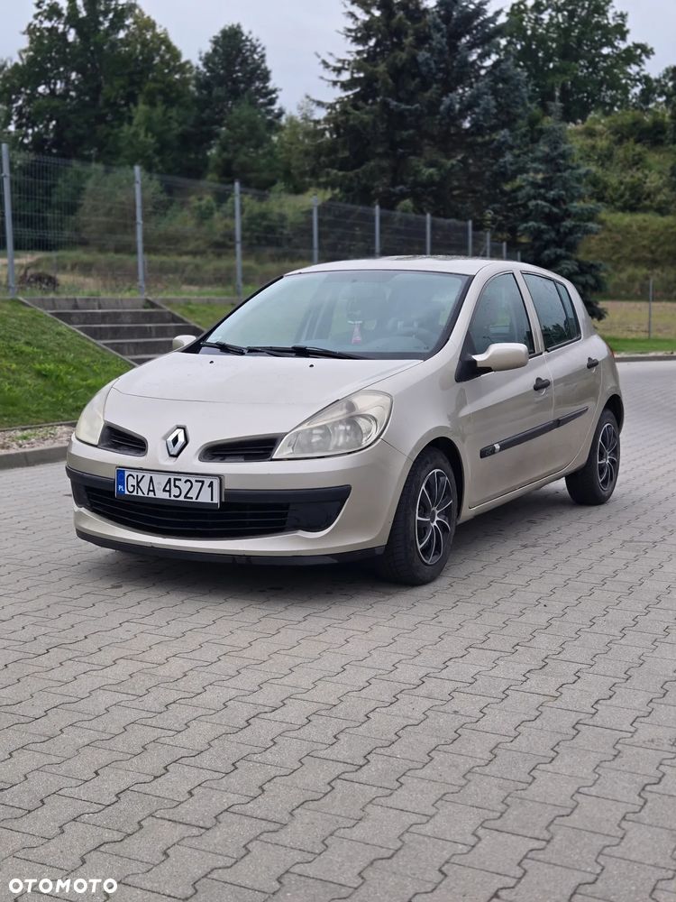 Renault Clio - 1