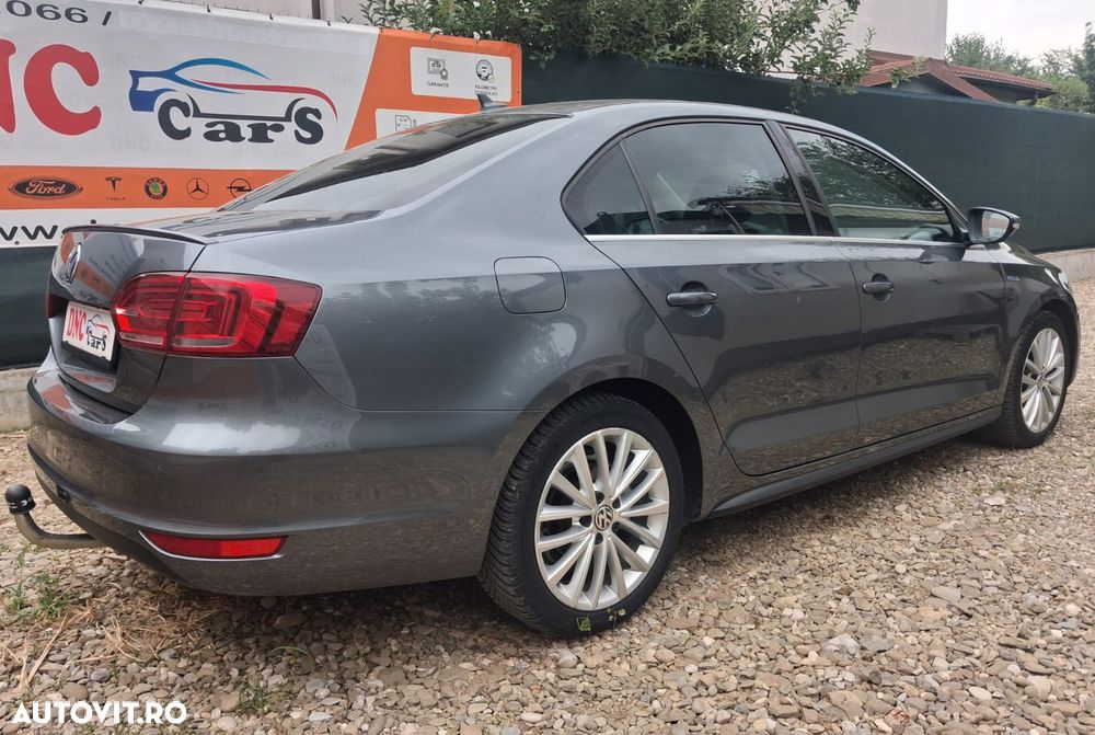 Volkswagen Jetta - 15