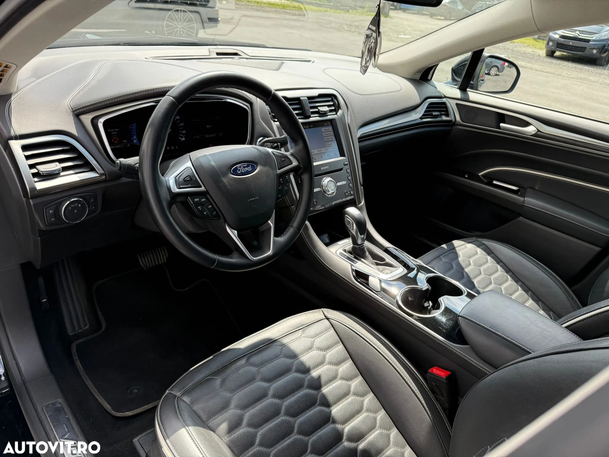 Ford Mondeo 2.0 HEV Vignale - 9