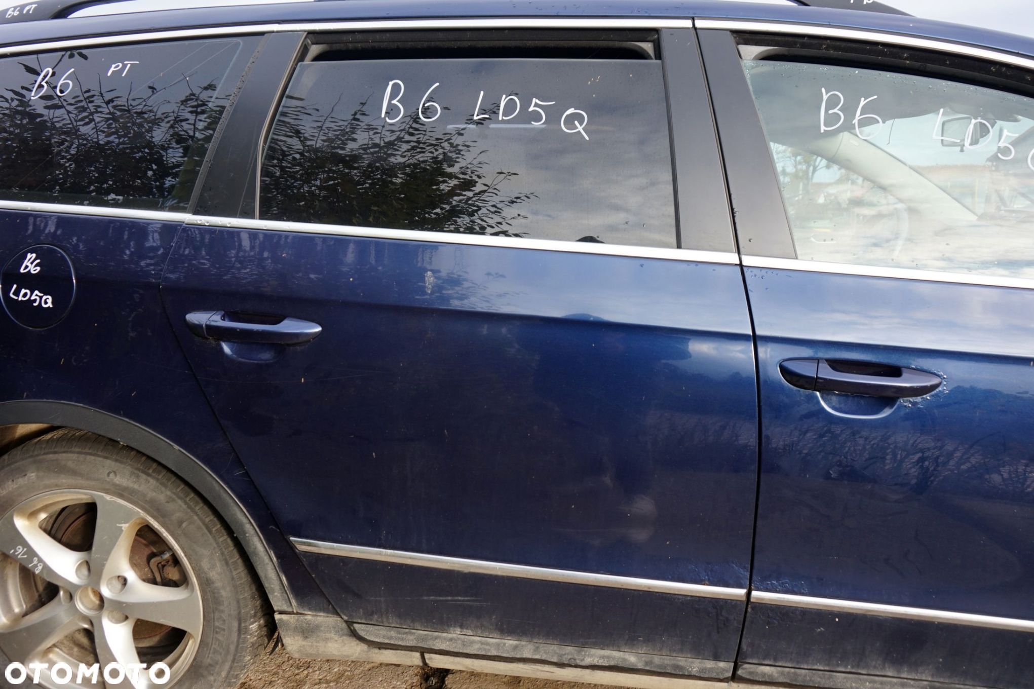 DRZWI TYLNE PRAWE PASSAT B6 KOMBI LD5Q  GRANATOWY VOLKSWAGEN 2005-2010 - 1