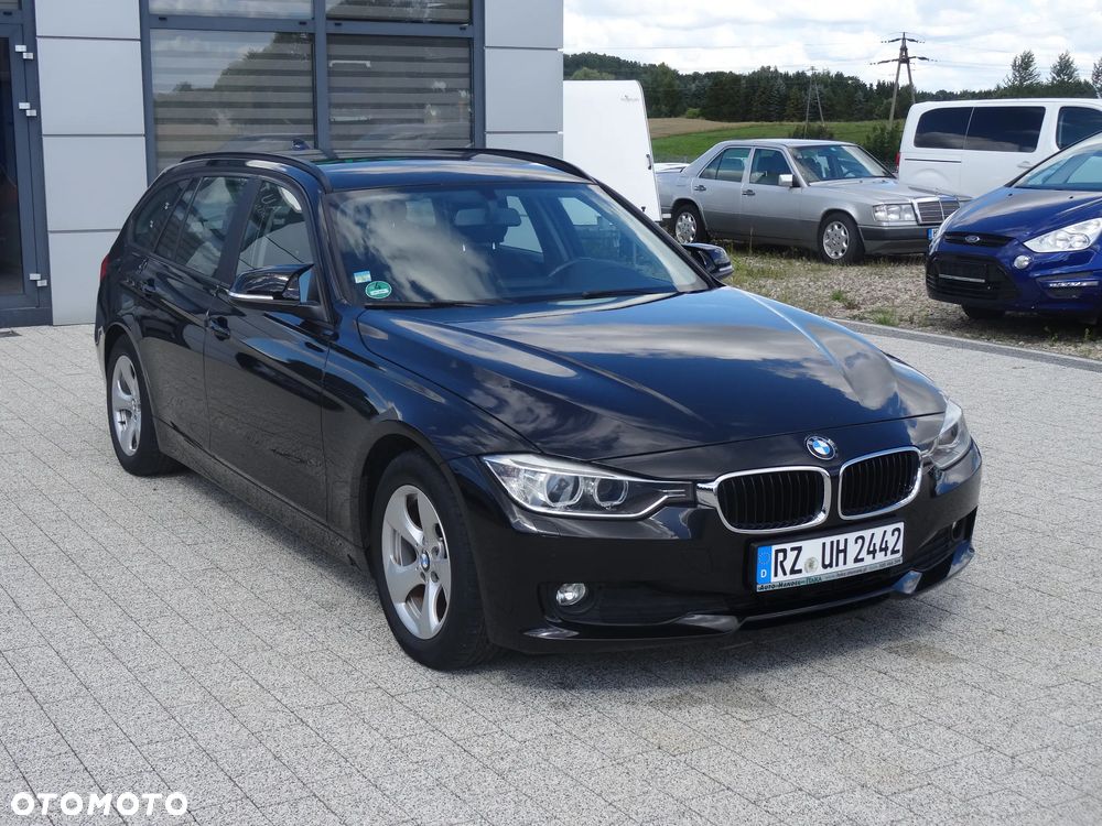 BMW Seria 3 320d Efficient Dynamics Edition Sport Line