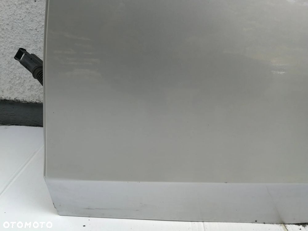 Drzwi lewy tył Audi A4 B8 sedan LX7W - 12