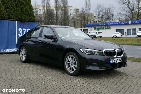 BMW Seria 3 318i Advantage