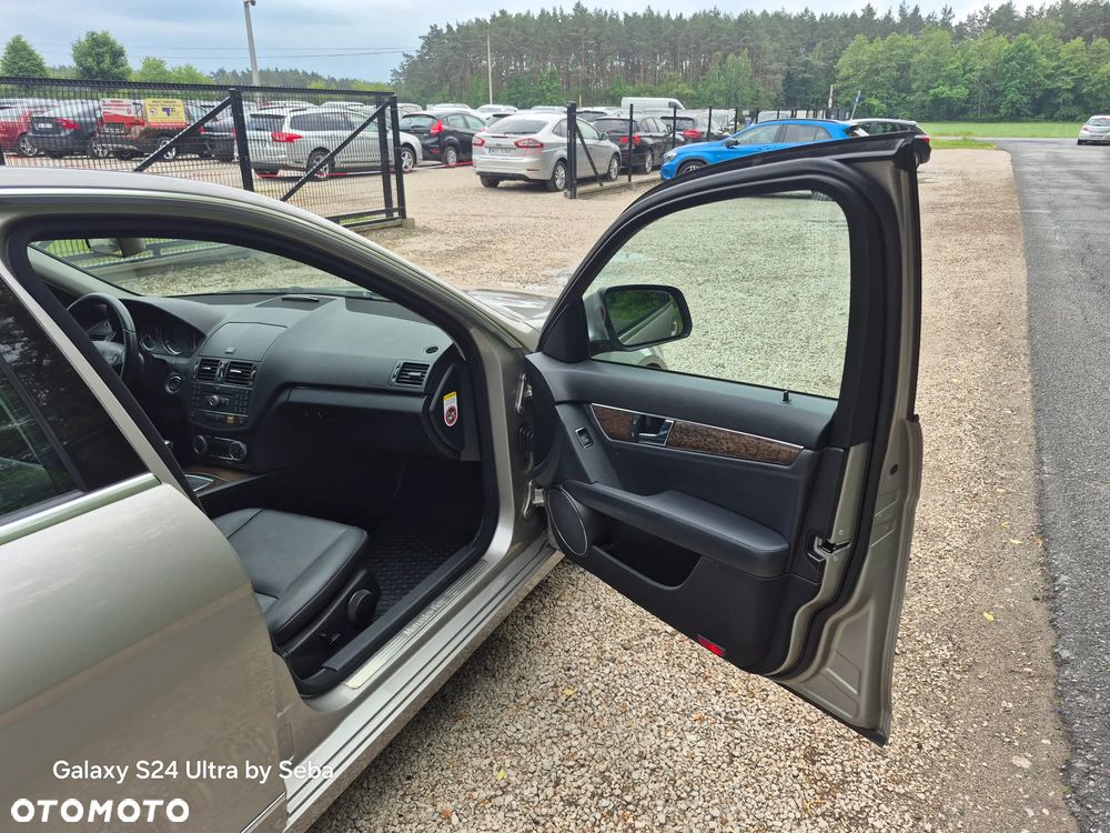 Mercedes-Benz Klasa C 280 Elegance Sport Edition - 23