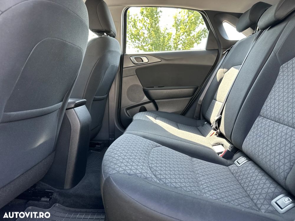 Kia Ceed - 13