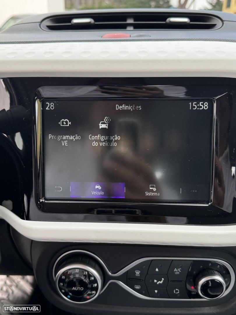 Renault Twingo Z.E. 22 Intens - 20