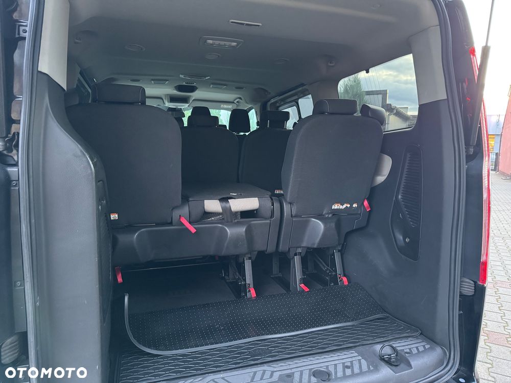 Ford Tourneo Custom 2.0 EcoBlue L1 Titanium - 10