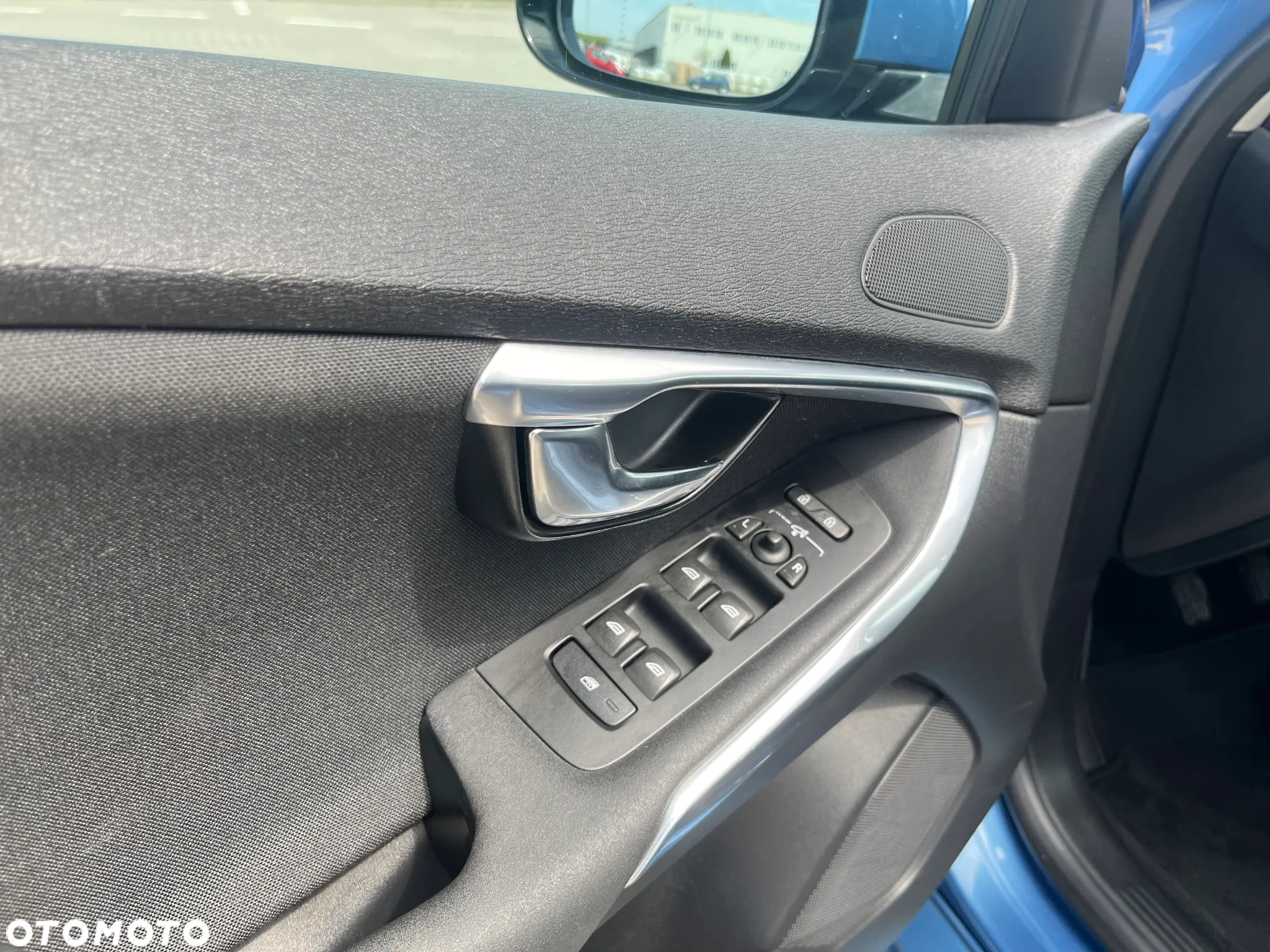 Volvo V40 D2 Momentum - 22