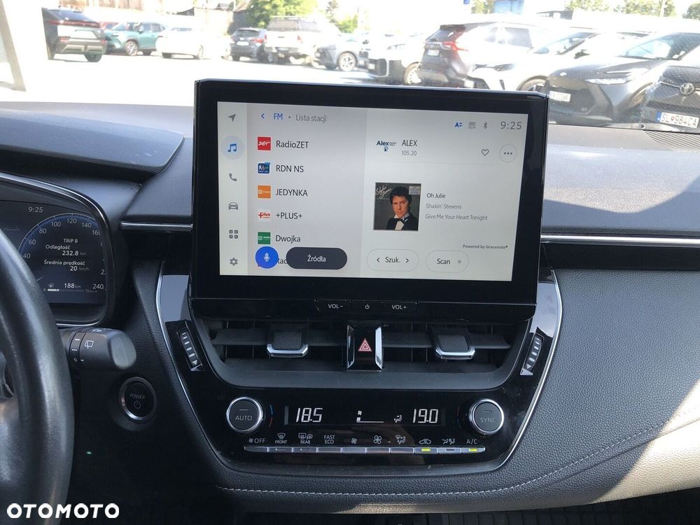Toyota Corolla 1.8 Hybrid Style - 14
