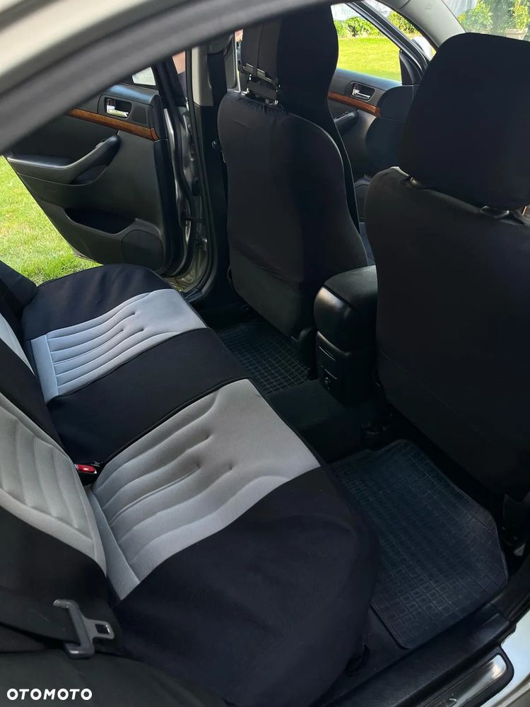 Toyota Avensis 2.2 D-4D Sol - 6