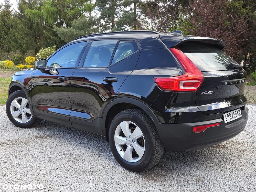 Volvo XC 40 T2 Momentum - 4