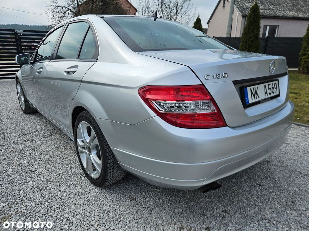 Mercedes-Benz Klasa C 180 K BlueEff Elegance - 8