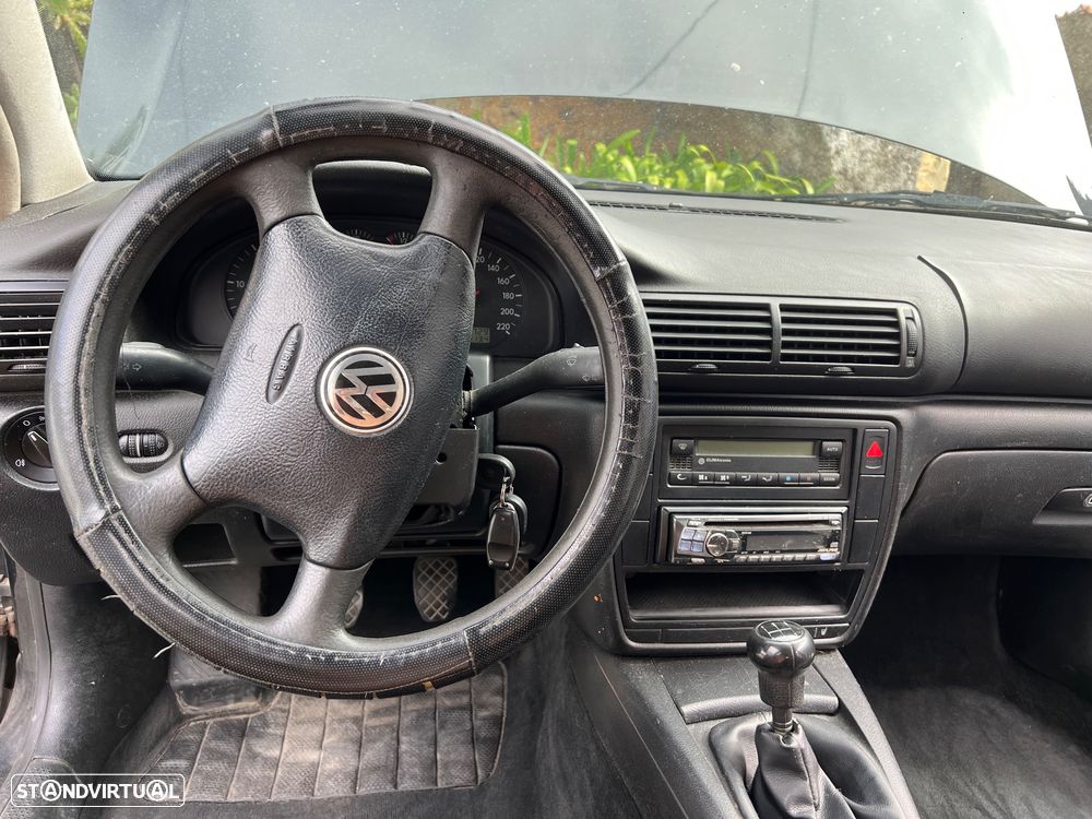 VW Passat Variant 1.9 TDi Confortline - 11