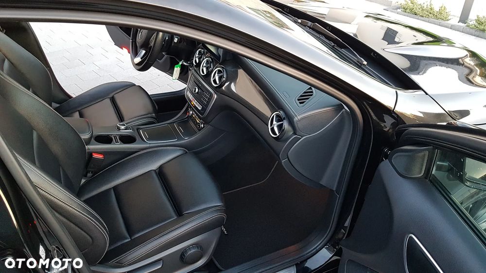 Mercedes-Benz GLA 180 7G-DCT AMG Line - 9