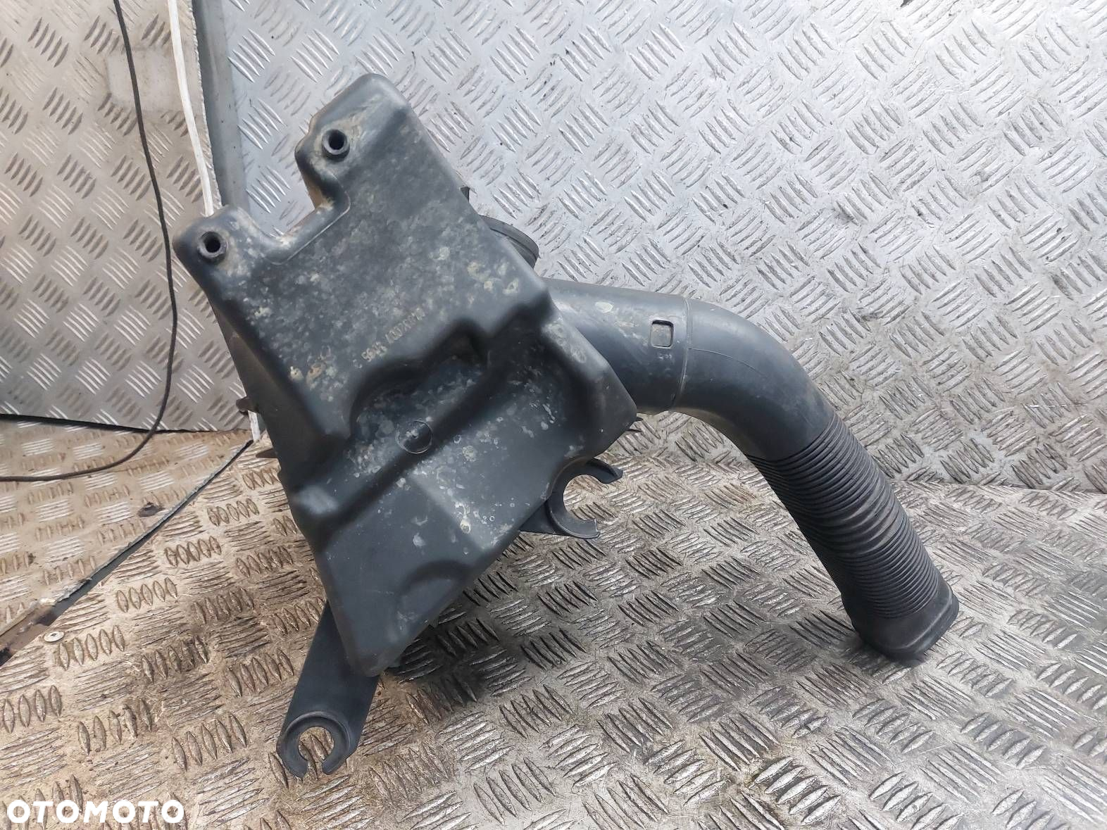 OBUDOWA FILTRA POWIETRZA + PRZEPŁYWOMIERZ POLO IV LIFT 1.9 TDI - 6