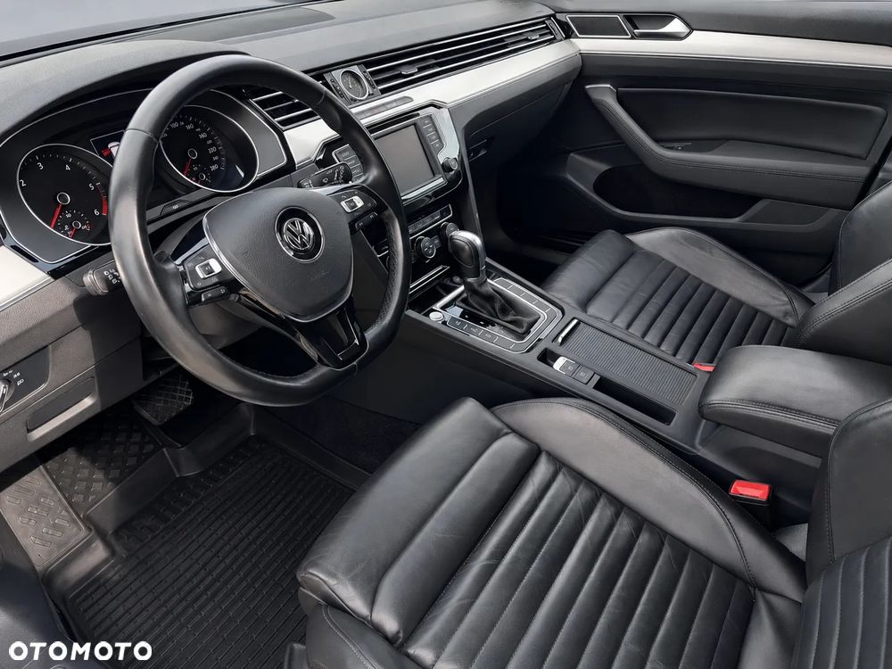 Volkswagen Passat 2.0 TDI SCR DSG Highline - 3