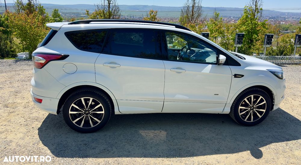 Ford Kuga 2.0 TDCi 4WD Powershift ST-Line - 7