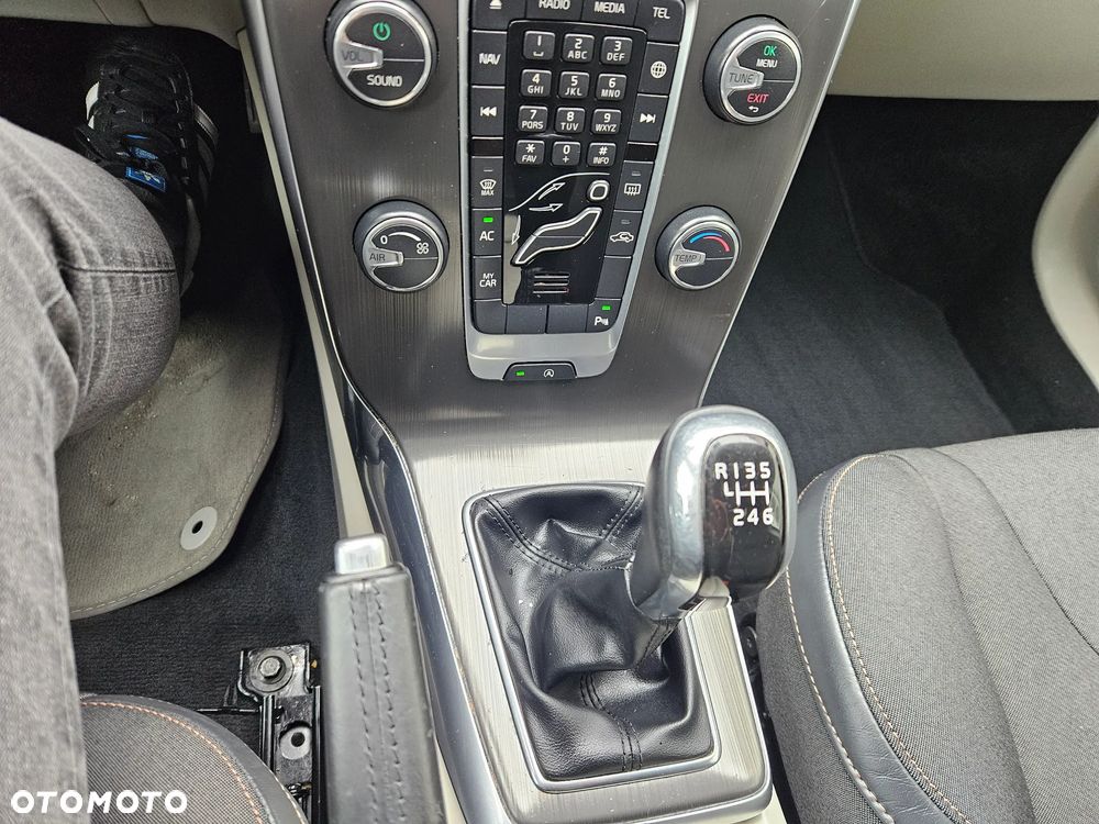 Volvo V40 Cross Country D2 - 27