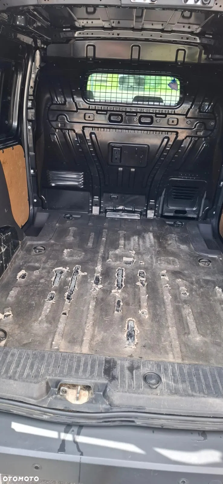 Ford CONNECT - 21