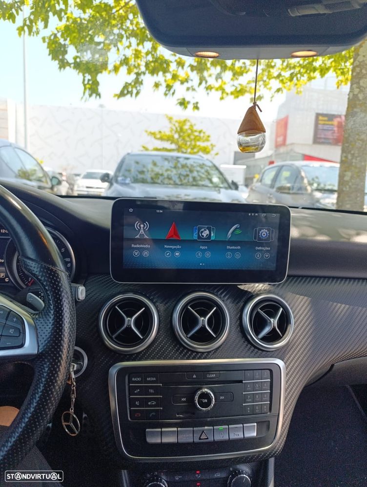 Mercedes-Benz CLA 180 d - 11
