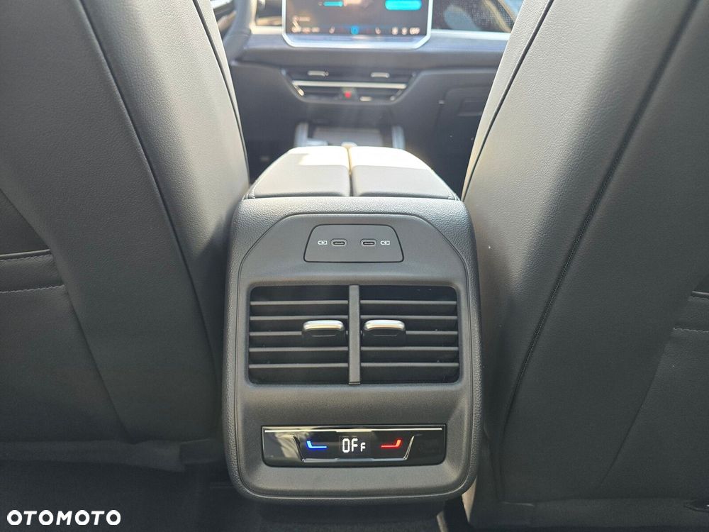 Volkswagen Passat 2.0 TDI SCR R-Line Plus DSG - 14