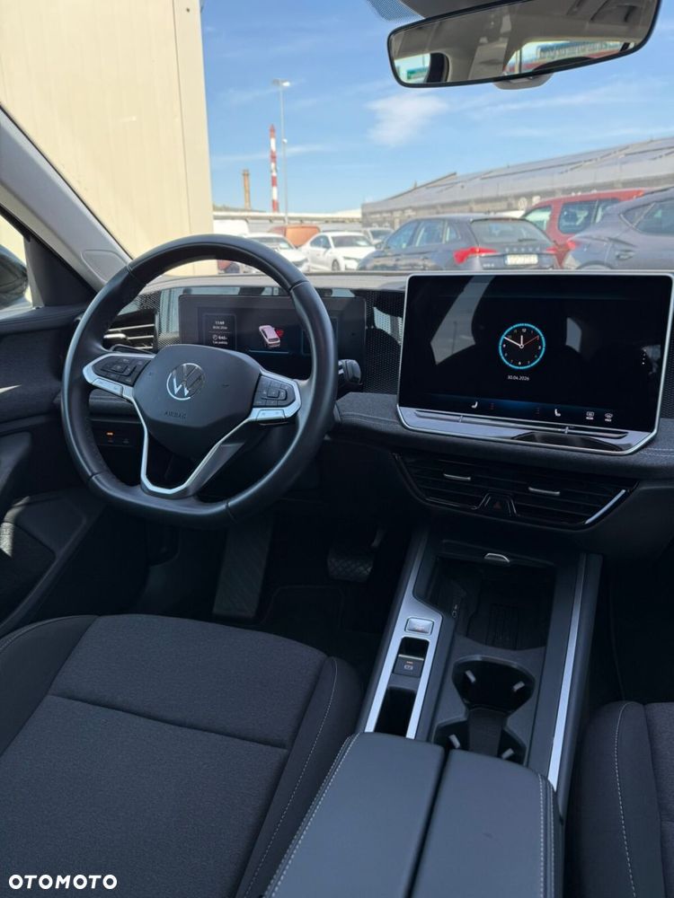 Volkswagen Passat - 25