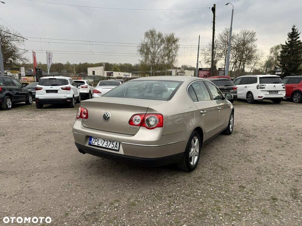 Volkswagen Passat 2.0 FSI Automatik Comfortline - 28