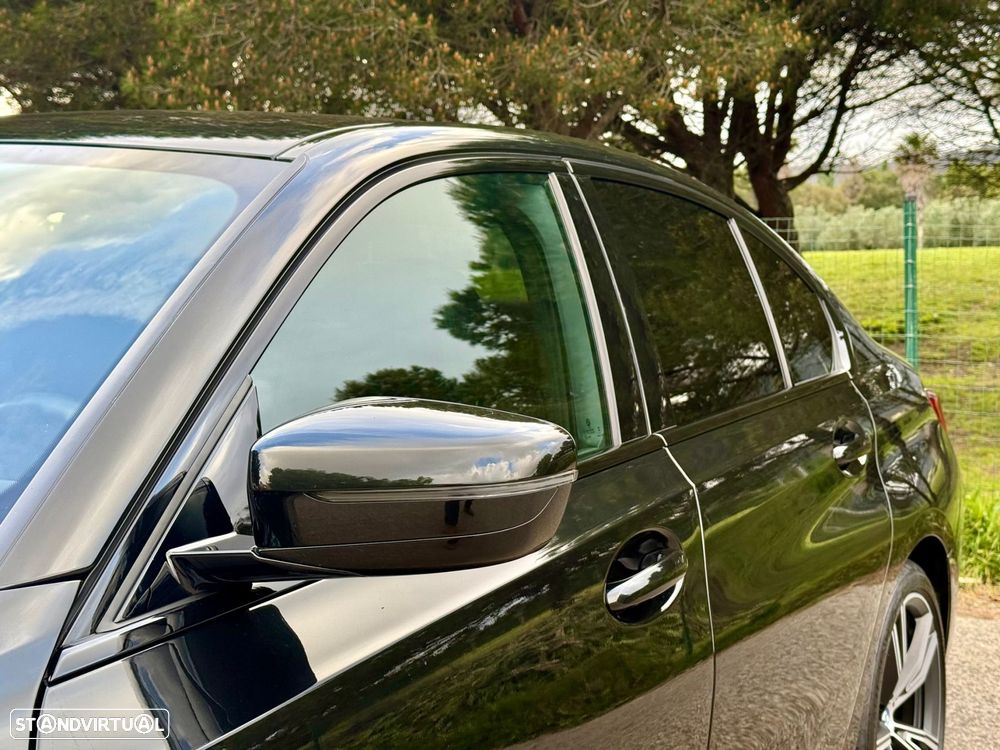 BMW 330 e Pack Desportivo M Pro Auto - 21