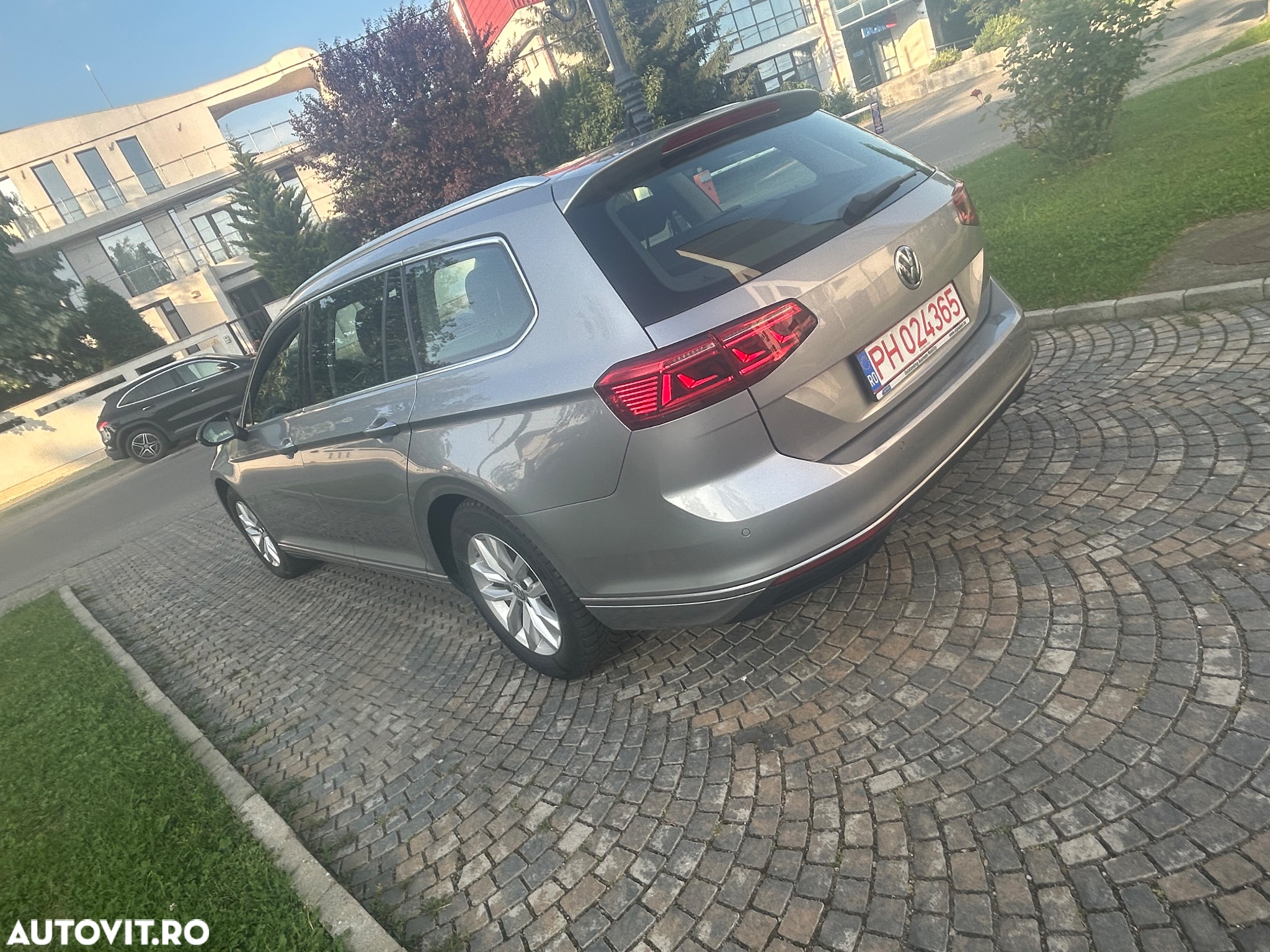 Volkswagen Passat Variant 1.6 TDI (BlueMotion Technology) DSG Comfortline - 5