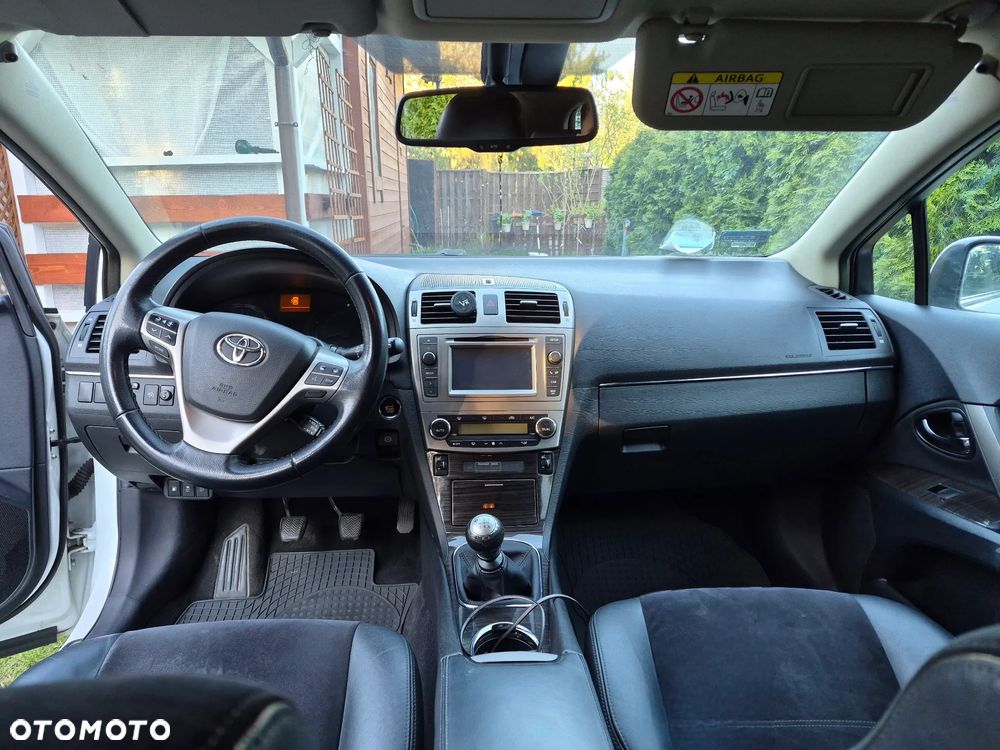Toyota Avensis 2.0 D-4D Premium - 4