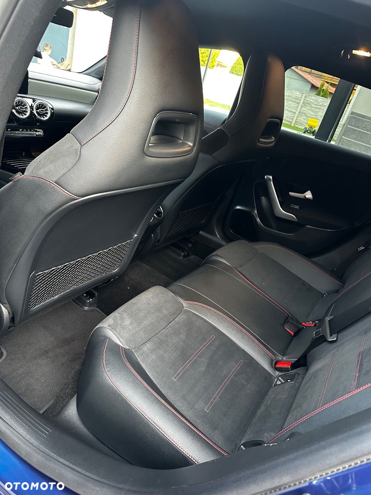 Mercedes-Benz CLA 220 d AMG Line 8G-DCT - 11