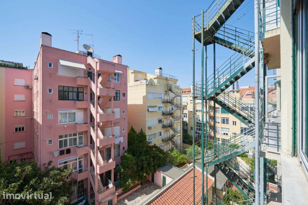 Quarto - localizado em Marquês de Pombal Lisbon - Grande imagem: 5/13