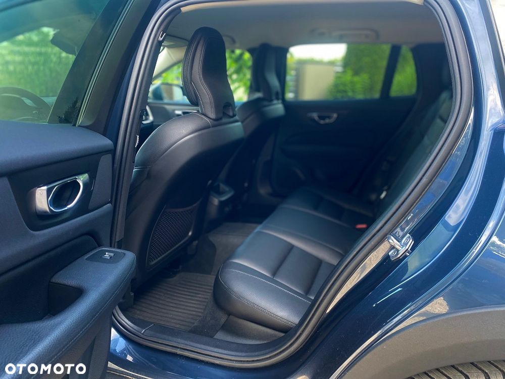 Volvo V60 Cross Country B4 D AWD Ultimate - 12