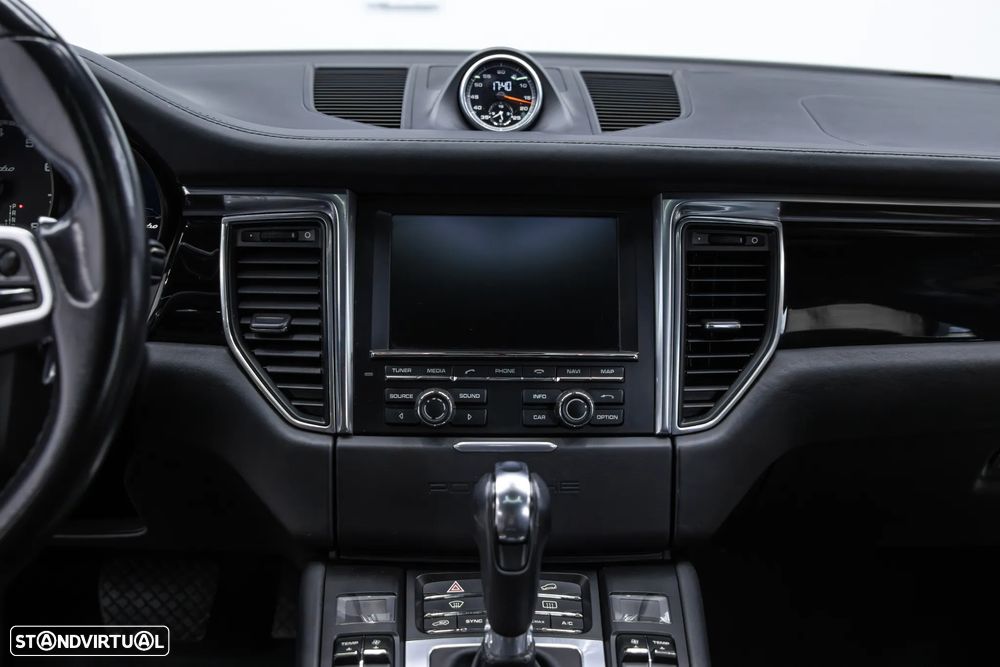 Porsche Macan Turbo PDK - 26