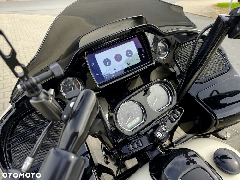 Harley-Davidson Touring Road Glide - 15