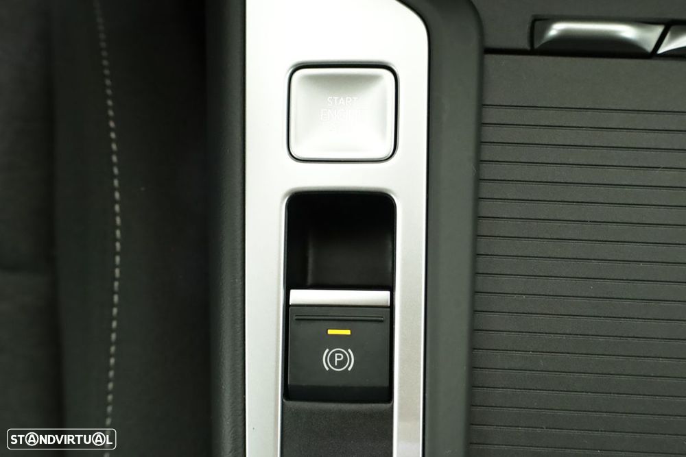 VW Passat Variant 1.5 TSI eHybrid DSG - 12