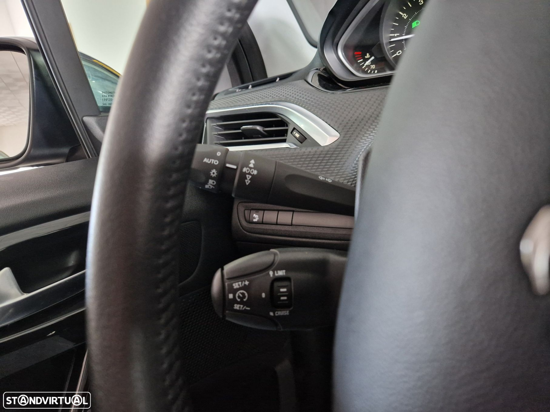 Peugeot 208 1.2 PureTech Style - 13