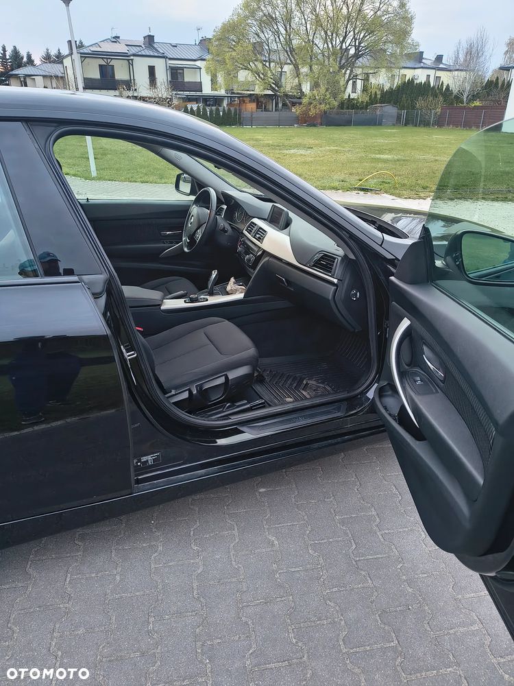 BMW Seria 3 318d MHEV Advantage - 9