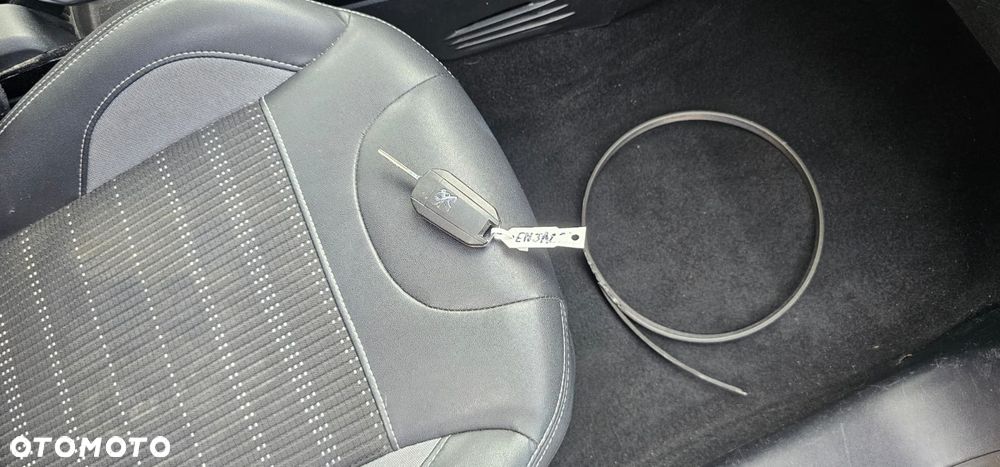 Peugeot 2008 PureTech 110 Stop&Start Allure - 16