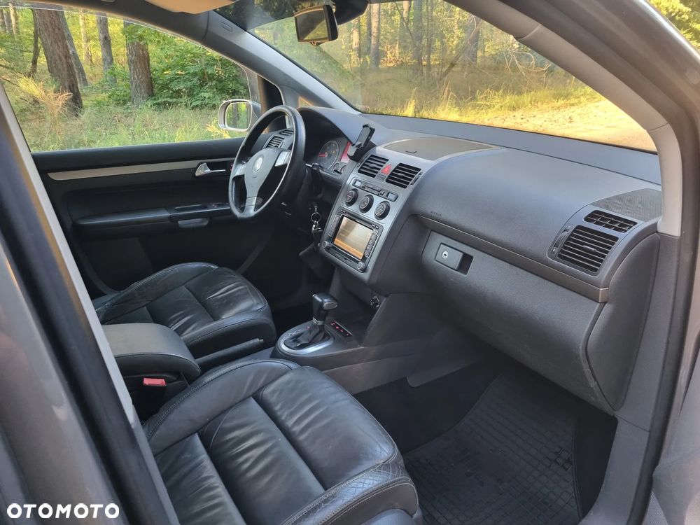 Volkswagen Touran 2.0 TDI DPF Highline DSG - 5