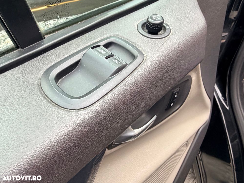 Ford Tourneo Custom 300 L2H1 VA Titanium - 21