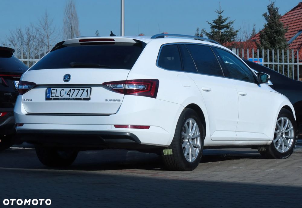 Skoda Superb 2.0 TDI Ambition DSG7 - 34