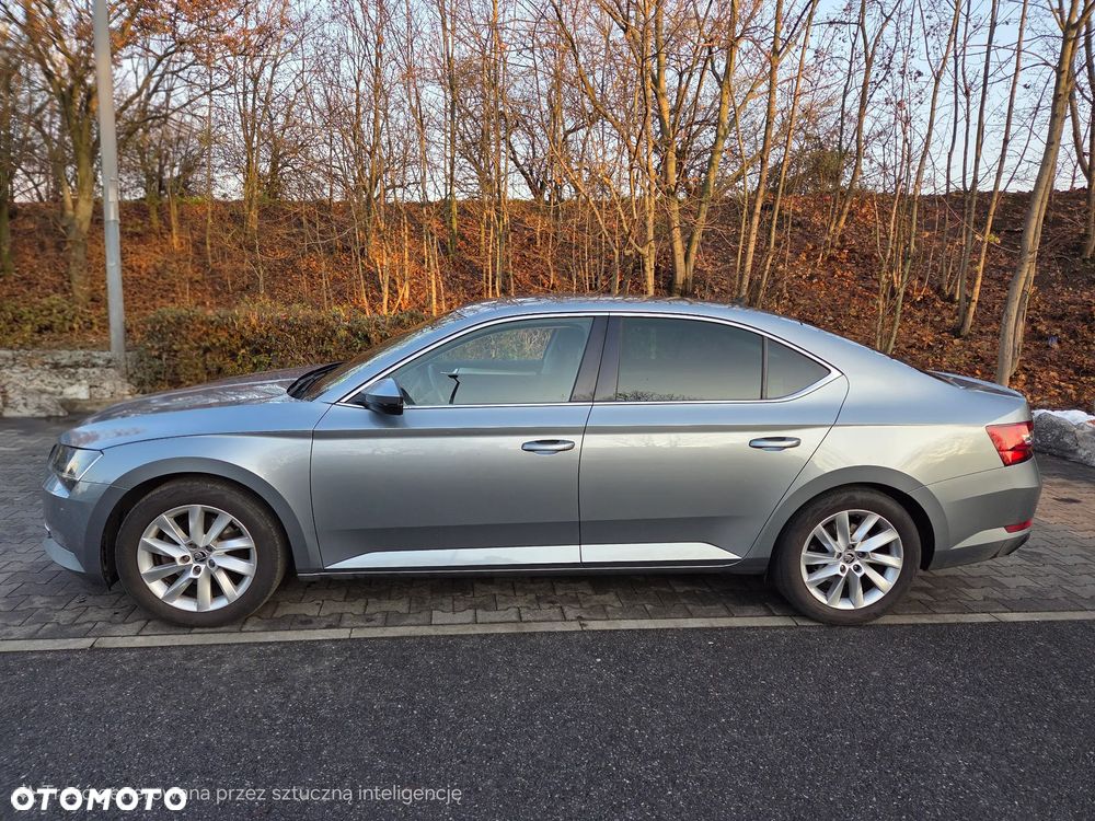 Skoda Superb 2.0 TDI Ambition - 6