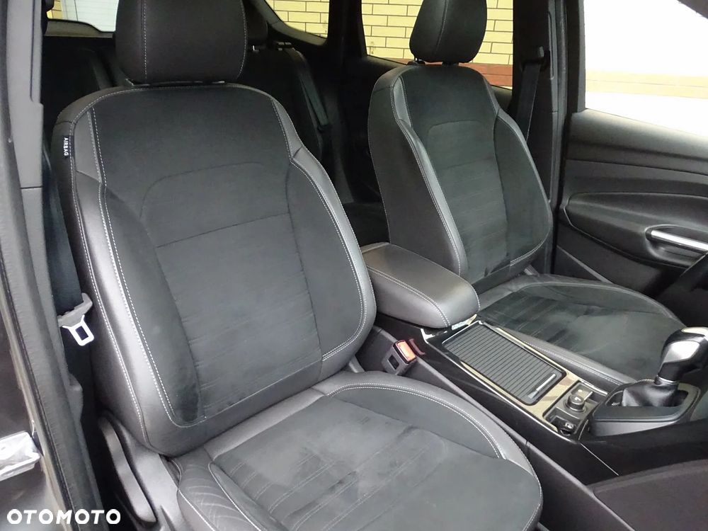 Ford Kuga 2.0 TDCi 4x4 ST-Line - 19
