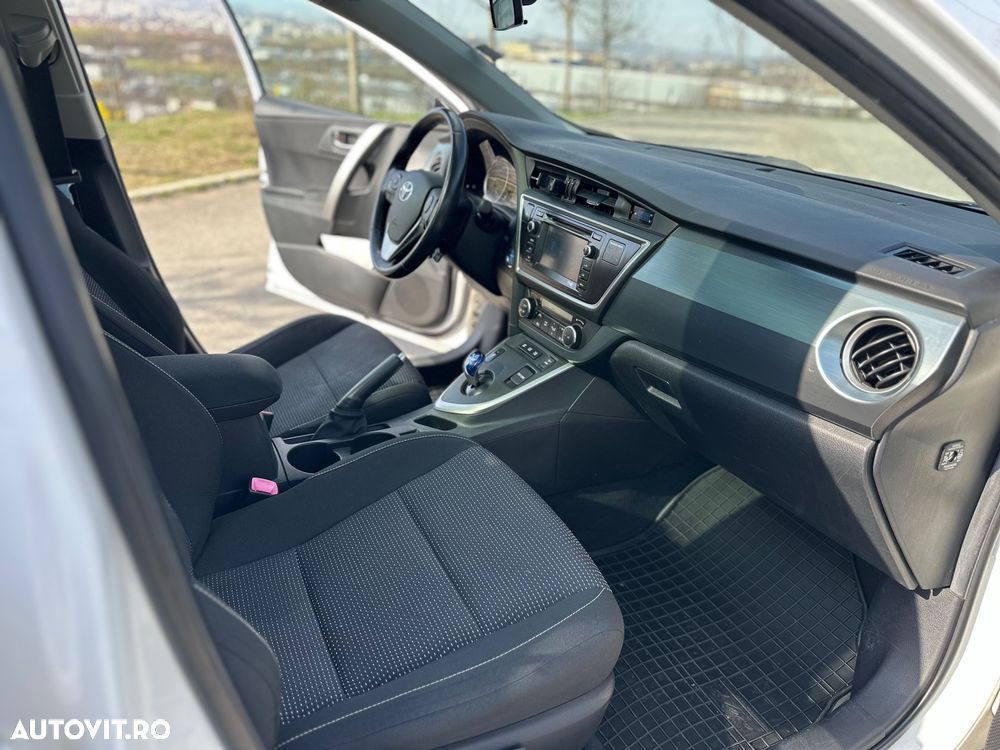 Toyota Auris 1.8 L VVT-i Luna - 9