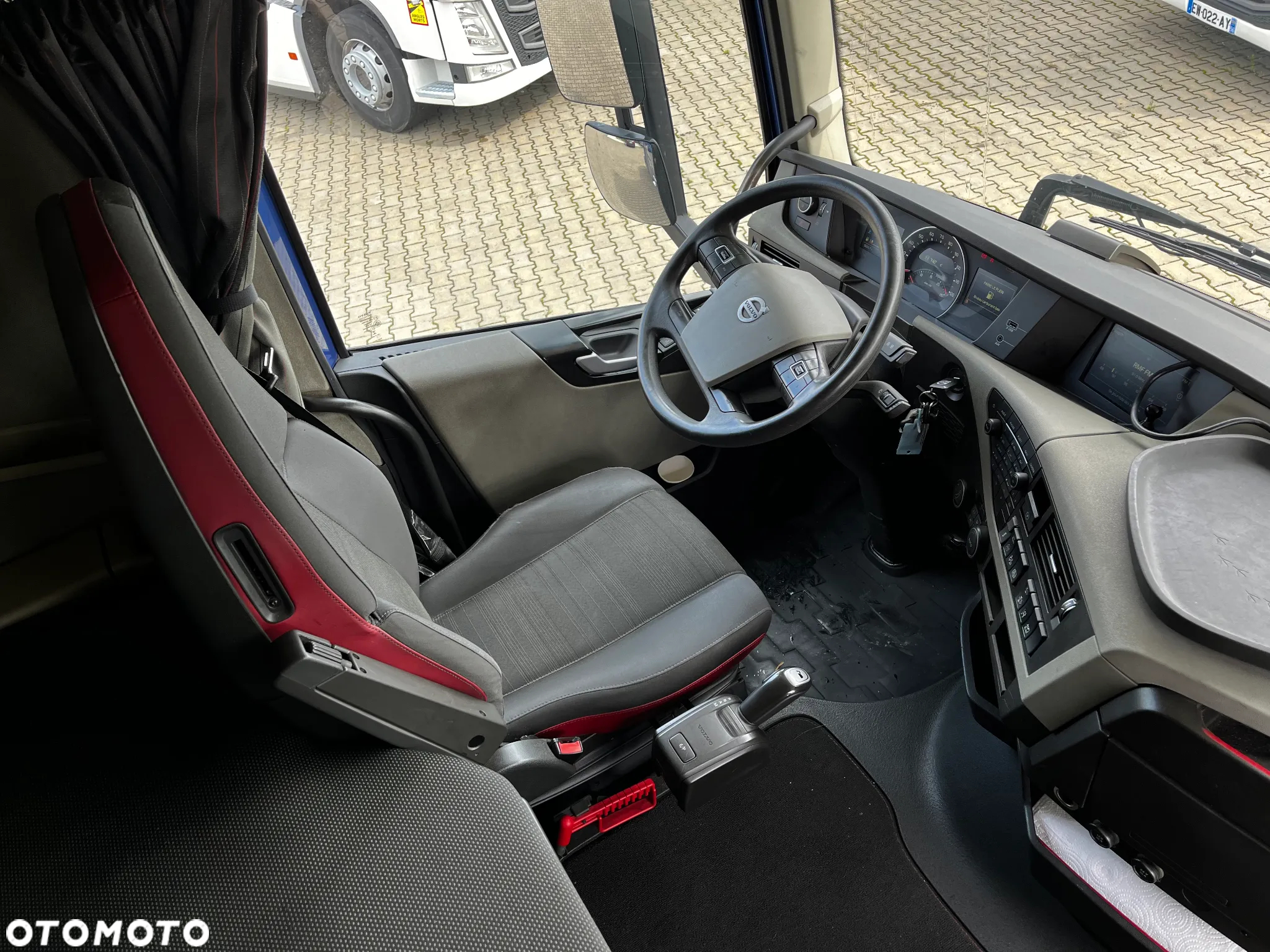 Volvo FH 500 SPROWADZONY Z FRANCJI  DWA ZBIORNIKI LODÓWKA - 8