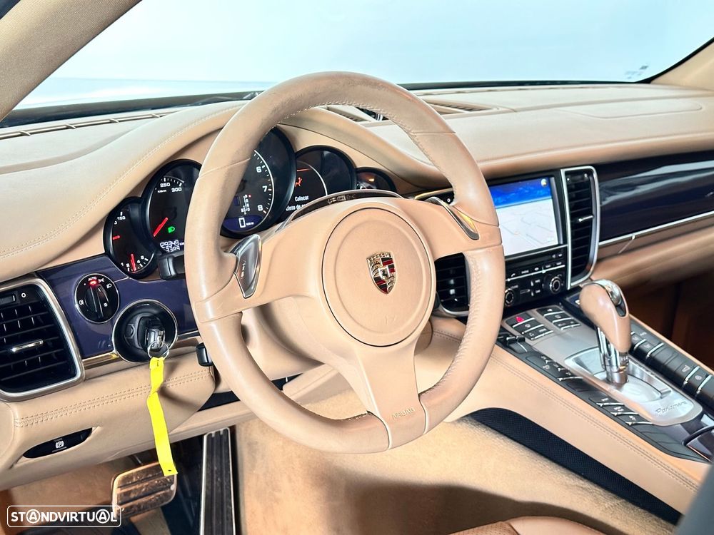Porsche Panamera 4 PDK - 15