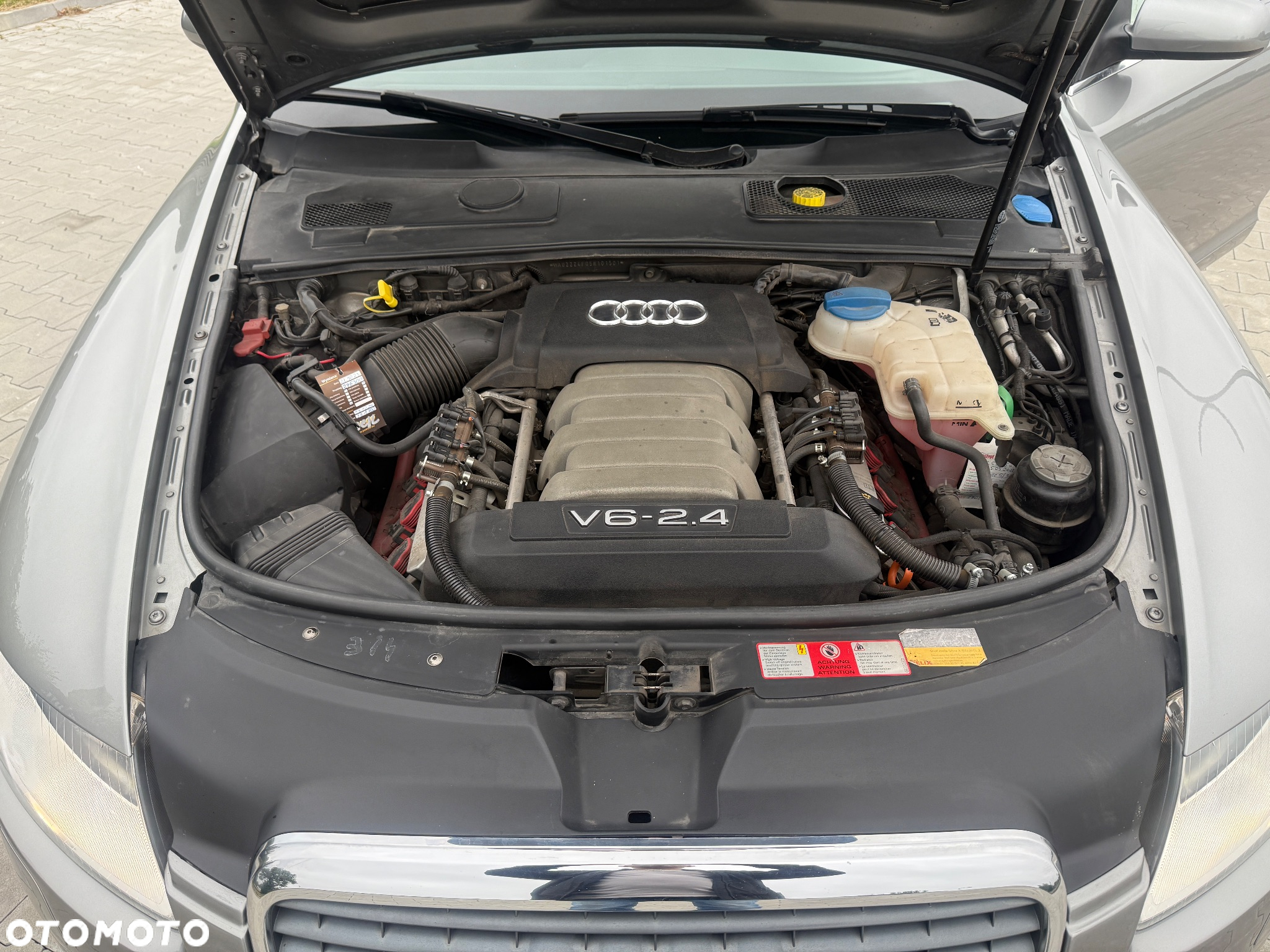 Audi A6 2.4 - 6